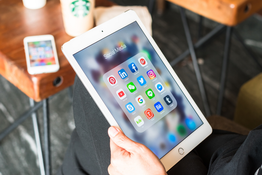 6 Smart Hacks of Using Social Media to Promote New Business